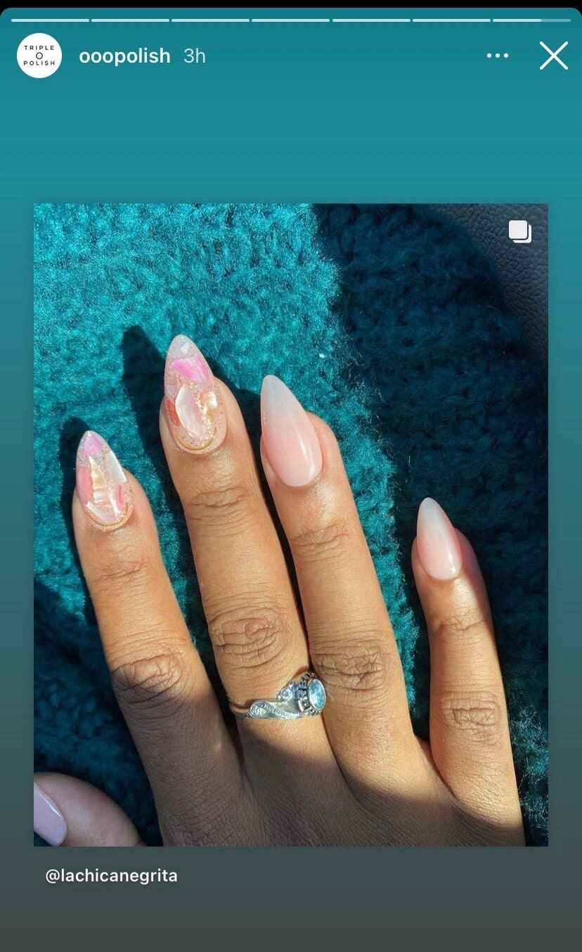 Sandy Sells Seashells